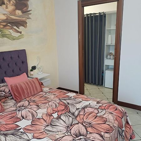 Готель Maryhouse - Ingresso Indipendente Venegono Superiore Екстер'єр фото