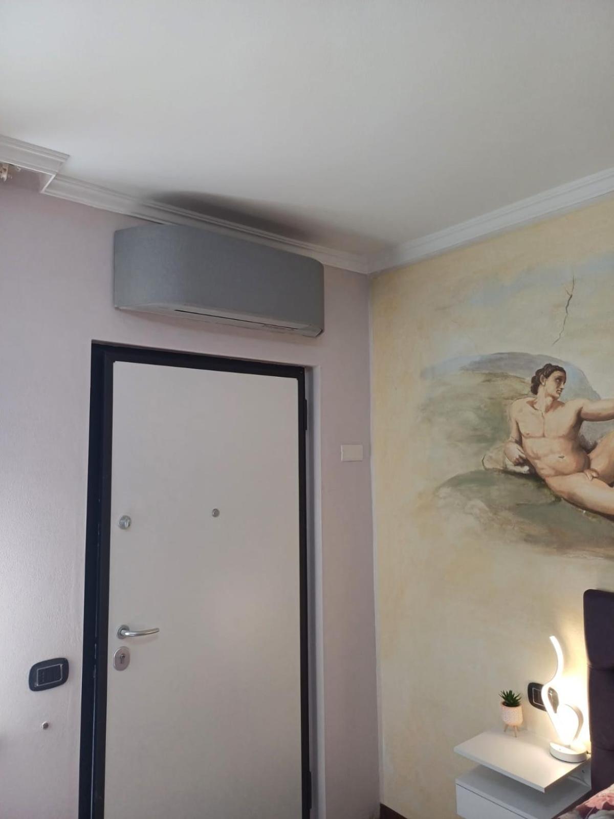 Готель Maryhouse - Ingresso Indipendente Venegono Superiore Екстер'єр фото